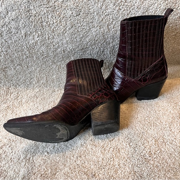 Deep Purple Faux Snakeskin Zara Boots size 8 - Picture 9 of 11